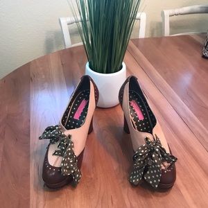 Betsey Johnson Platform Heels Size 7 EUC